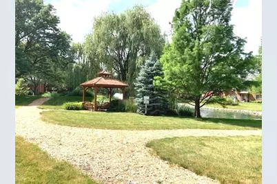 2311 S Goebbert Road S #B102, Arlington Heights, IL 60005 - Photo 18