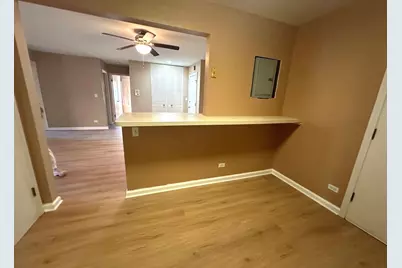 2311 S Goebbert Road S #B102, Arlington Heights, IL 60005 - Photo 6
