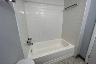 5527 E Lake Dr, Lisle, IL 60532 - Photo 8