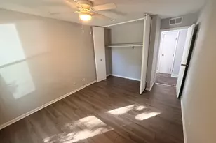 5527 E Lake Dr, Lisle, IL 60532 - Photo 10