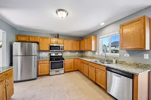 1067 Vermillion St, Plano, IL 60545 - Photo 6