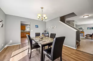 1067 Vermillion St, Plano, IL 60545 - Photo 2