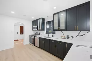 8257 S Blackstone Ave, Chicago, IL 60619 - Photo 12