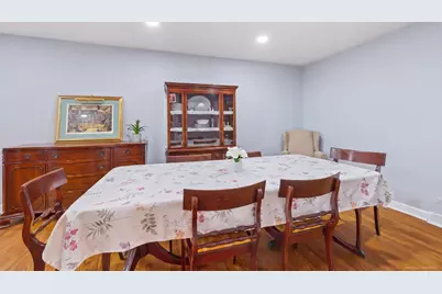 17W467 Portsmouth Drive, Darien, IL 60561 - Photo 8