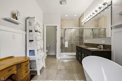 1310 W Roscoe Street, Chicago, IL 60657 - Photo 24