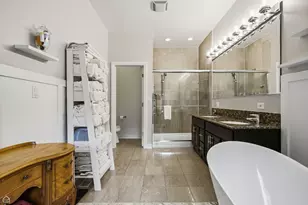 1310 W Roscoe St, Chicago, IL 60657 - Photo 24