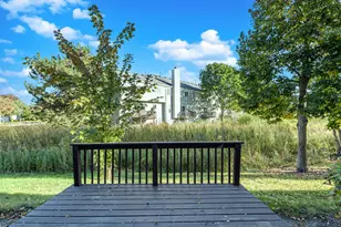 6865 Hampton Cir, Gurnee, IL 60031 - Photo 16