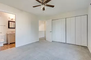 6865 Hampton Cir, Gurnee, IL 60031 - Photo 10