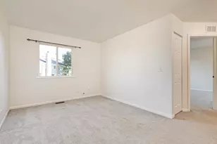 6865 Hampton Cir, Gurnee, IL 60031 - Photo 8