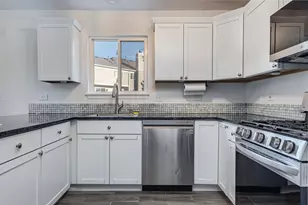 6865 Hampton Cir, Gurnee, IL 60031 - Photo 2