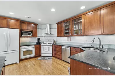 907 Sherwood Drive, Prospect Heights, IL 60070 - Photo 10