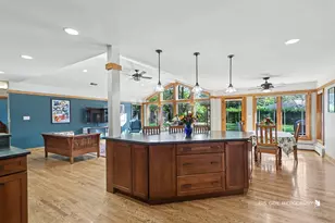 907 Sherwood Dr, Prospect Heights, IL 60070 - Photo 12