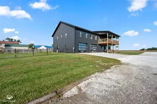 301 S Kennedy St, Martinton, IL 60951 - Photo 2