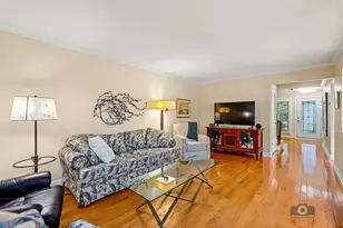 2098 Creekside Dr, Wheaton, IL 60189 - Photo 14