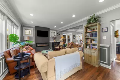 2125 N Neva Avenue, Chicago, IL 60707 - Photo 4