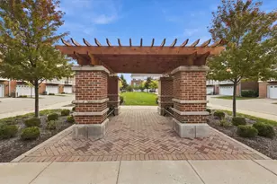2910 Reflection Dr, Naperville, IL 60564 - Photo 4