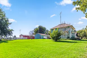 611 Chicago Rd, Paw Paw, IL 61353 - Photo 8
