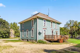611 Chicago Rd, Paw Paw, IL 61353 - Photo 4