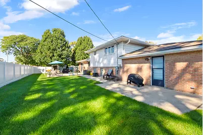 8301 Narragansett Avenue, Burbank, IL 60459 - Photo 22