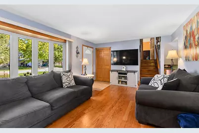 8301 Narragansett Avenue, Burbank, IL 60459 - Photo 6