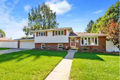 8301 Narragansett Avenue, Burbank, IL 60459 - Photo 1