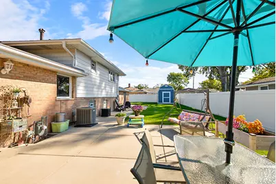 8301 Narragansett Avenue, Burbank, IL 60459 - Photo 20