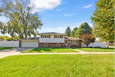 8301 Narragansett Avenue, Burbank, IL 60459 - Photo 2