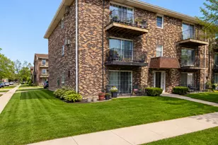 7101 O'Connell Dr, Chicago Ridge, IL 60415 - Photo 1