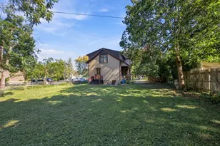 21 S May St, Aurora, IL 60506 - Photo 8