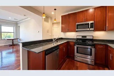 7227 N Rogers Avenue #2W, Chicago, IL 60645 - Photo 4