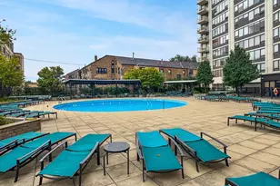 3930 N Pine Grove Ave, Chicago, IL 60613 - Photo 16