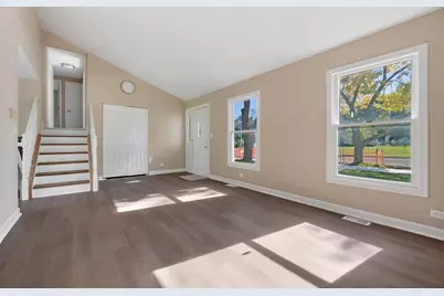 410 N Braintree Drive, Schaumburg, IL 60194 - Photo 6