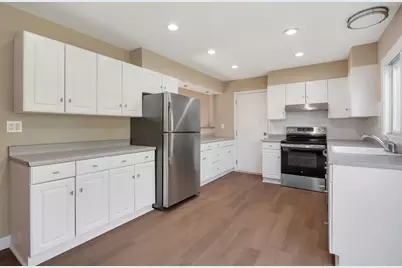 410 N Braintree Drive, Schaumburg, IL 60194 - Photo 10