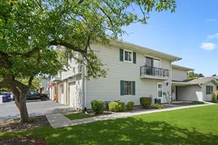 1100 Stoughton Ct, Schaumburg, IL 60194 - Photo 2