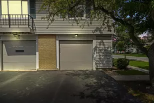 1100 Stoughton Ct, Schaumburg, IL 60194 - Photo 4