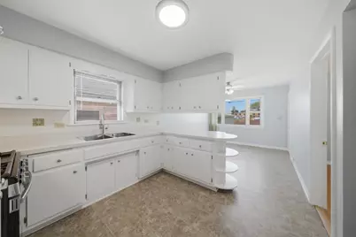 12718 S Justine Street, Calumet Park, IL 60827 - Photo 8
