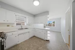 12718 S Justine St, Calumet Park, IL 60827 - Photo 8