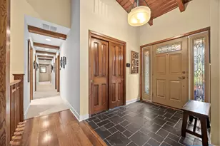 12 Meadowood Dr, Oak Brook, IL 60523 - Photo 4