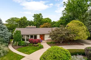 12 Meadowood Dr, Oak Brook, IL 60523 - Photo 70