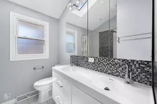 9301 S 81st Ct, Hickory Hills, IL 60457 - Photo 18