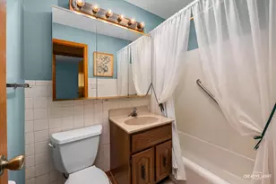 160 Forest Park Ln, Hoffman Estates, IL 60169 - Photo 12