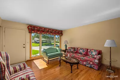 160 Forest Park Lane, Hoffman Estates, IL 60169 - Photo 4
