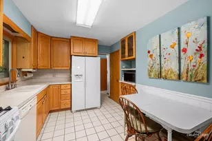 160 Forest Park Ln, Hoffman Estates, IL 60169 - Photo 6