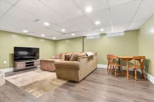 909 S Adelaide St, Normal, IL 61761 - Photo 18