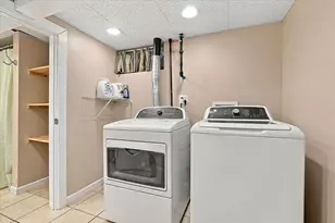 909 S Adelaide St, Normal, IL 61761 - Photo 22