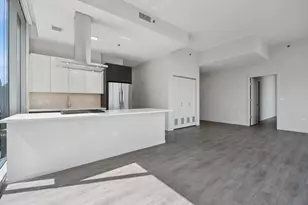 8 E Huron St, Chicago, IL 60611 - Photo 6