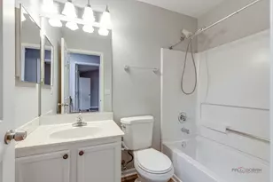 2509 Dickens Dr, Aurora, IL 60503 - Photo 18