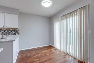 2509 Dickens Dr, Aurora, IL 60503 - Photo 8