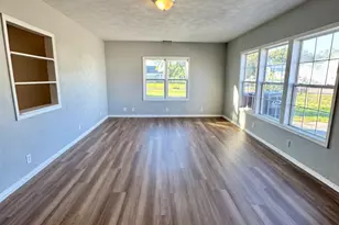 104 5th St, Colona, IL 61241 - Photo 2