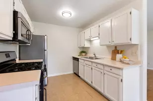 215 Brett Cir, Wauconda, IL 60084 - Photo 10